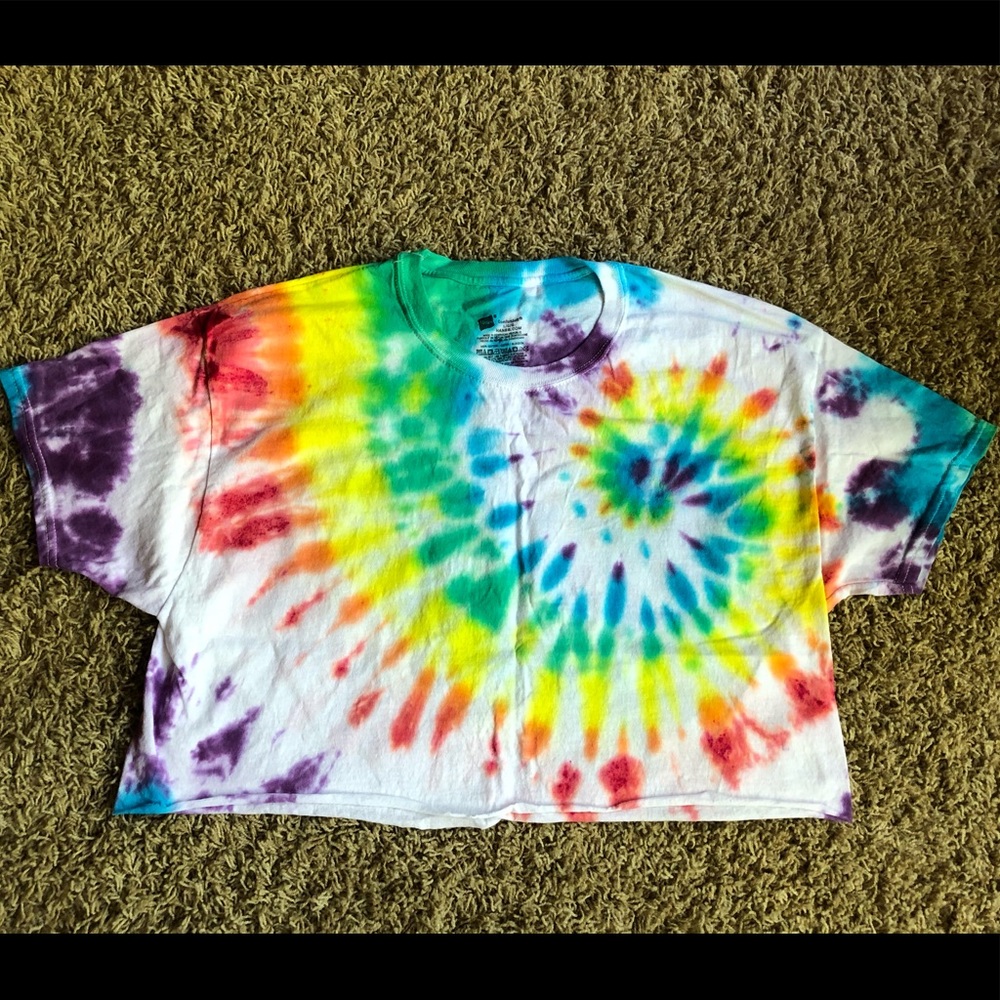 cropped rainbow tie dye shirt !